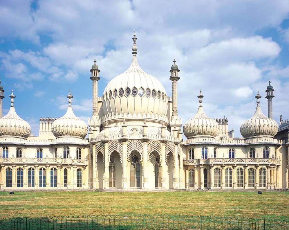 Cream building resembling the Taj Mahal