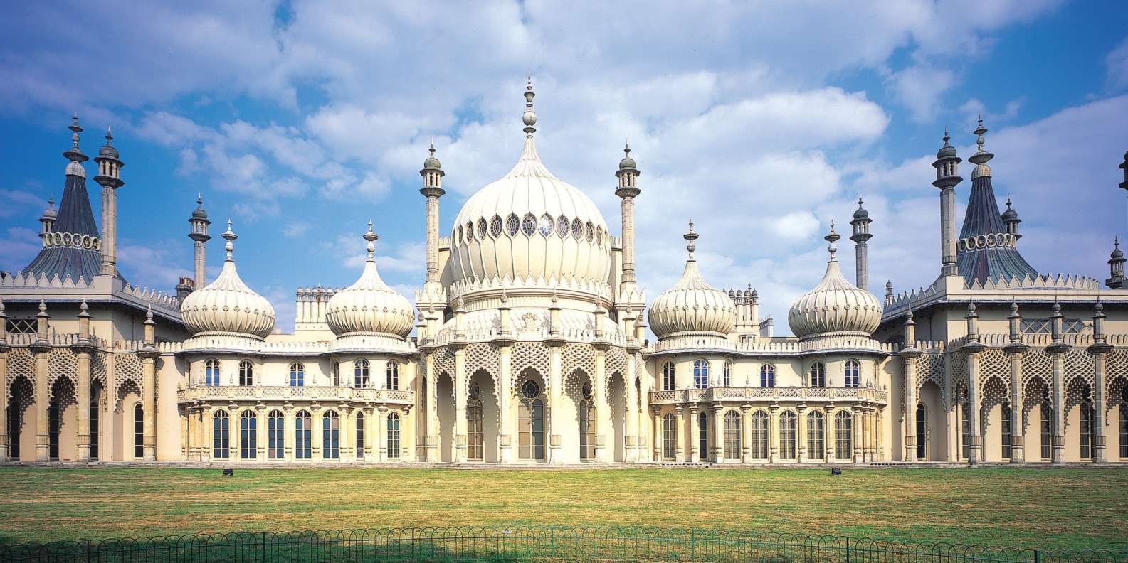 Cream building resembling the Taj Mahal