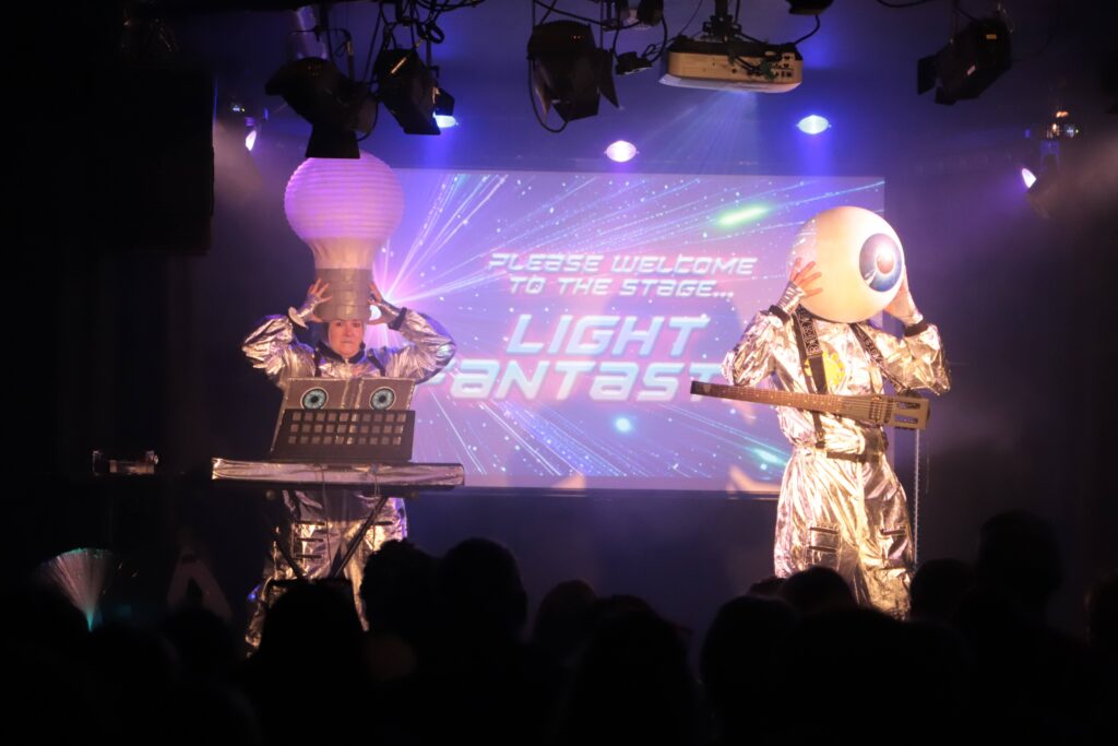 Ensonglopedia presents Light Fantastic