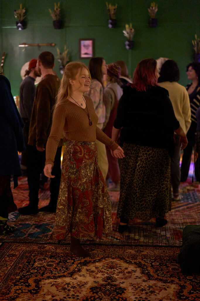 Katie Nicholson / Neighbourhuud